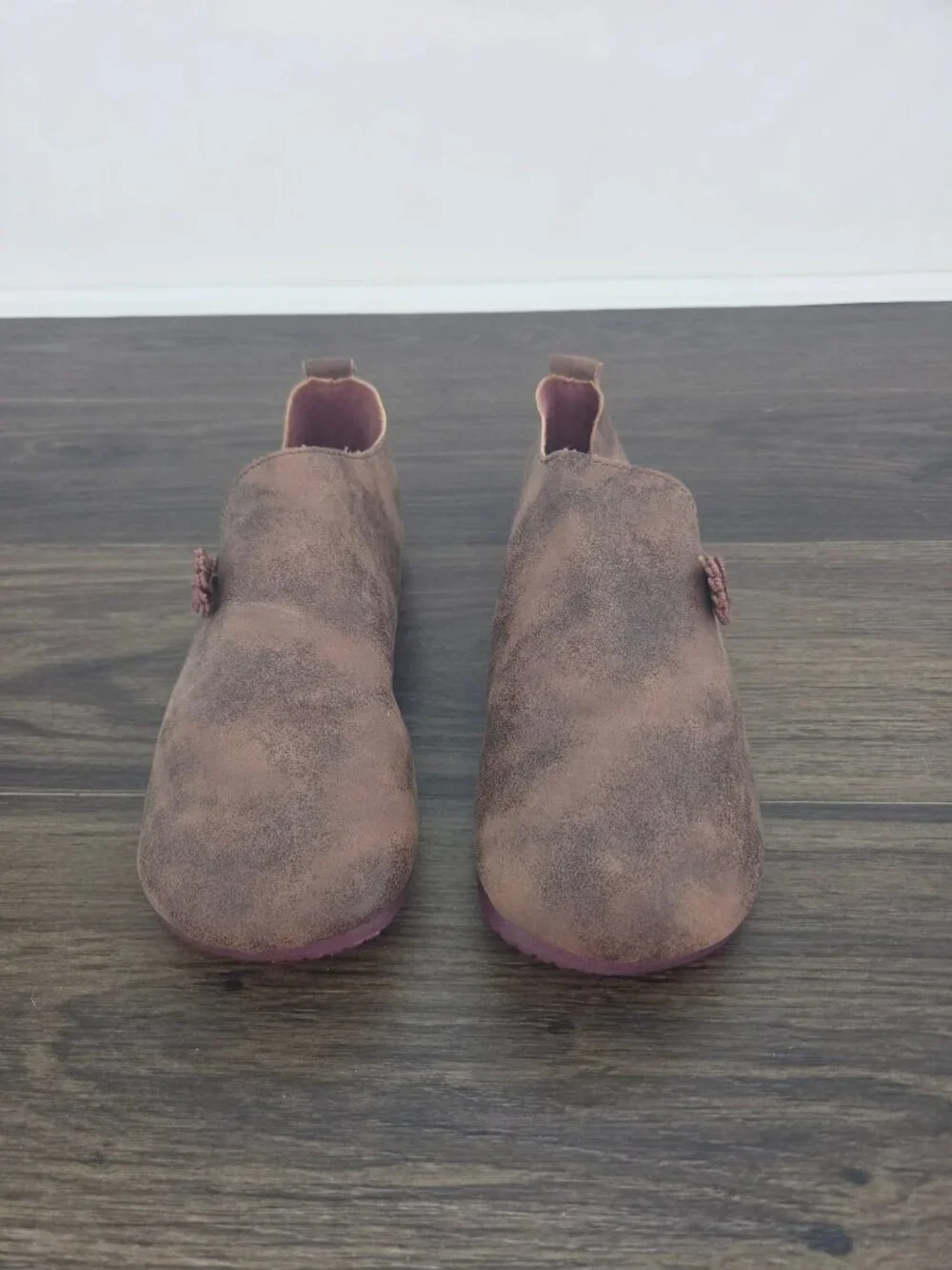 💙 Distressed Brown Asymmetrical Slip On Flats Size 41 US 10 Chinese Frog Knot